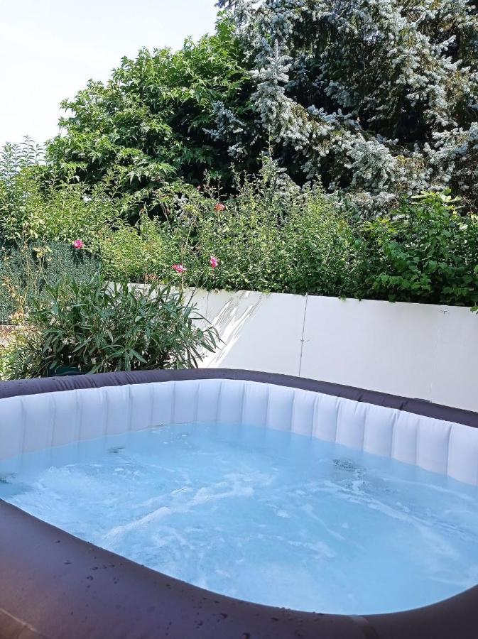 Les Rosiers - Maison Avec Jacuzzi Brive-la-Gaillarde Zewnętrze zdjęcie